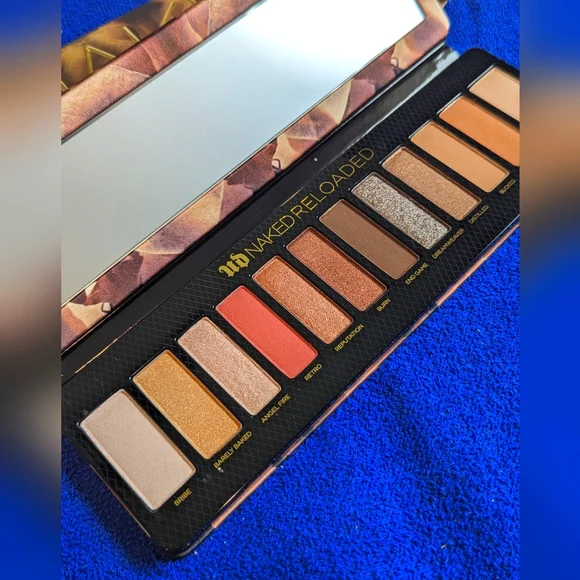 Urban Decay Reloaded 21 Eyeshadow Palette BRAND NEW IN BOX!